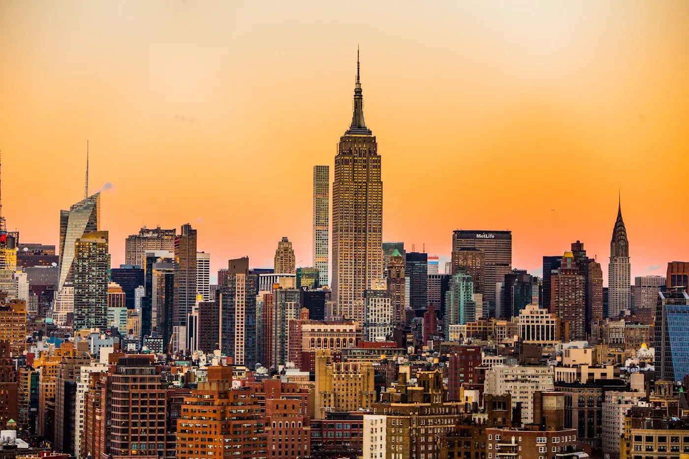 United States landscape with a famous landmark